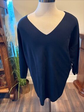 NWT Chico's Traveler’s Black V-Neck Top XL
